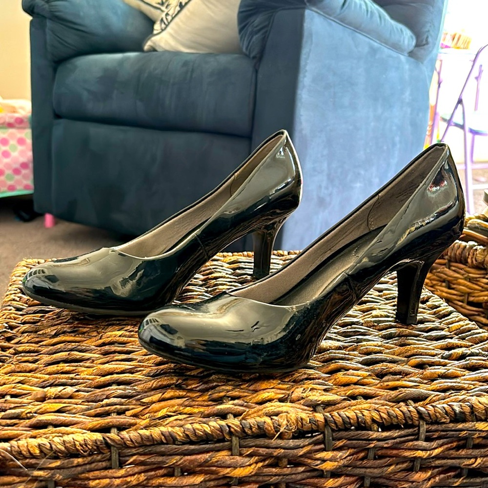 Black Life Stride Heels Shiny and like new